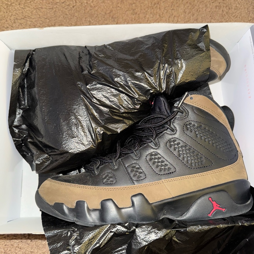 Men’s Air Jordan 9 Retro Sneakers - Olive 9’s